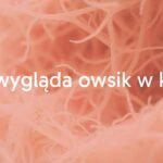 Close-up of white, threadlike pinworms in human stool, realistic, medical illustration, detailed view, slightly blurred background, clinical lighting.